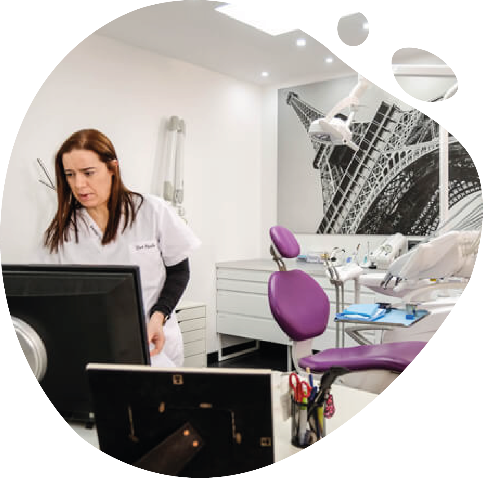 https://v2020.mydentalhouse.com/wp-content/uploads/clinica6.png
